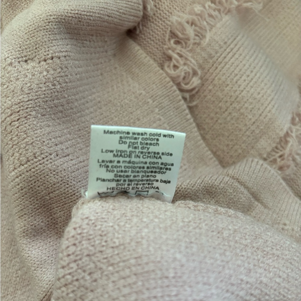 Ontwelfth Sweater Women’s Large Pink Frayed Fringe Detail Crew Neck Casualwear - Picture 4 of 7